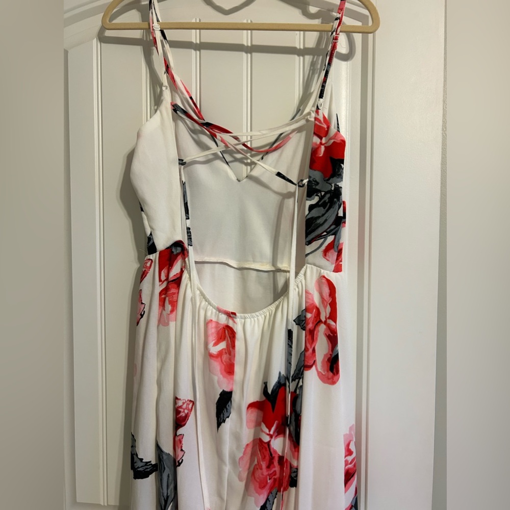Backless maxi dress - Picture 3 of 3